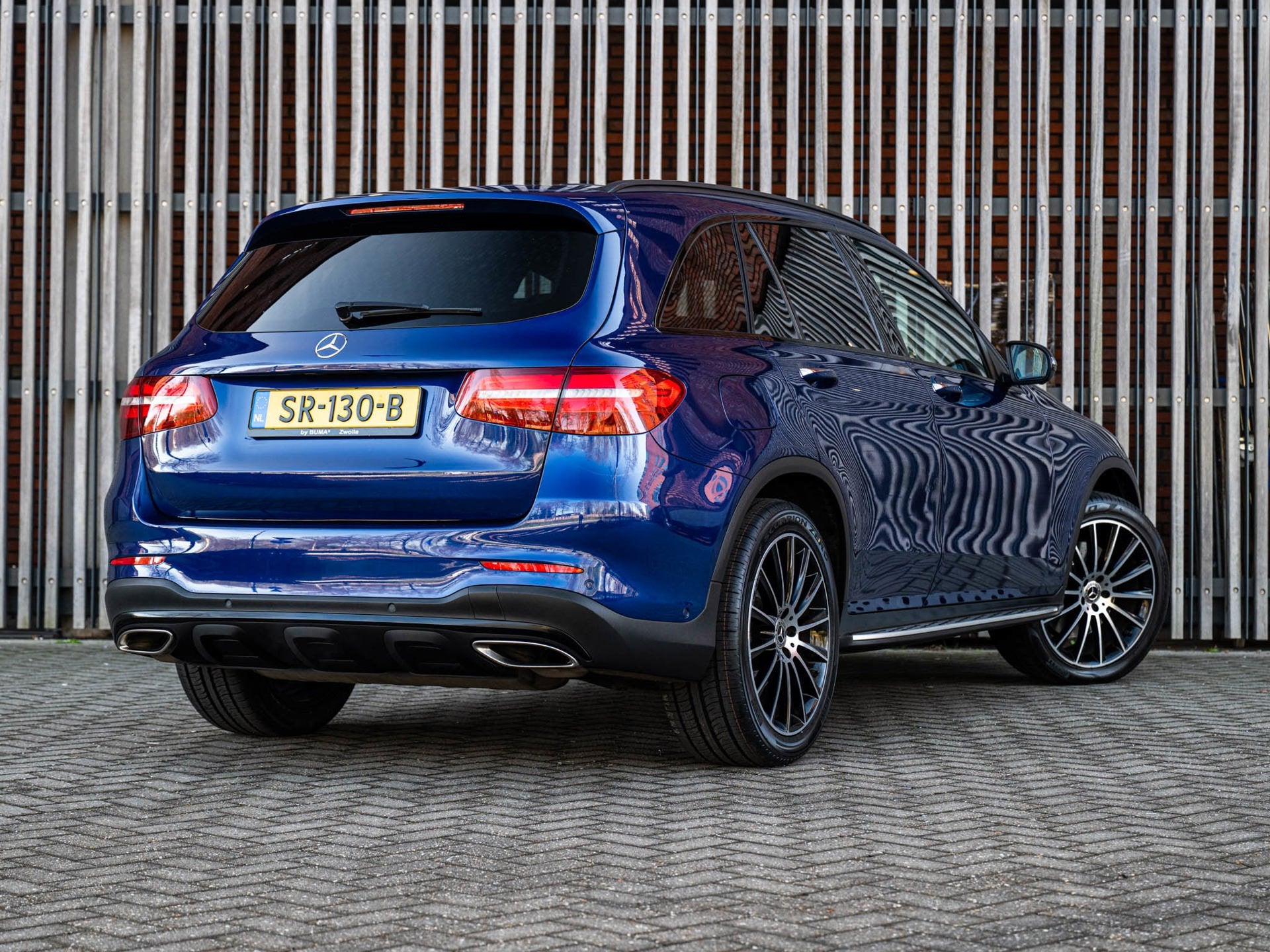 Mercedes-Benz GLC-klasse 250 4MATIC Premium Plus |NL-AUTO|DE, Auto's, Automaat, Dealer onderhouden, 15 km/l, Gebruikt