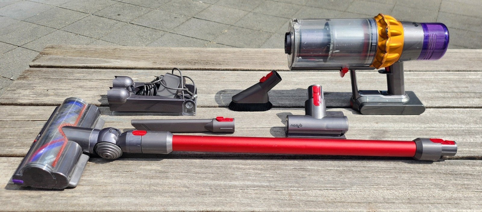Dyson V15, Ophalen