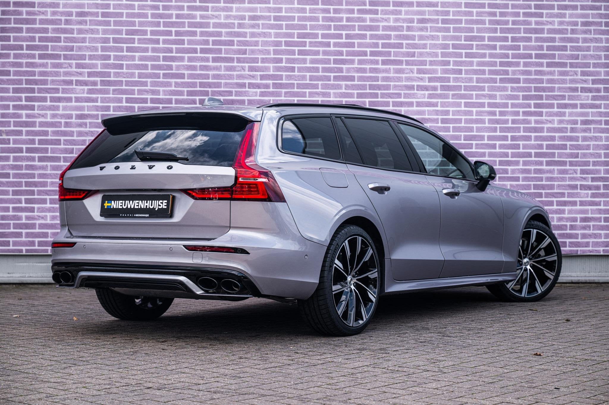 Volvo V60 2.0 T6 Plug-in hybrid AWD Ultra Dark | 20" | Heico, Auto's, Automaat, 12 maanden, Euro 6, 180 min