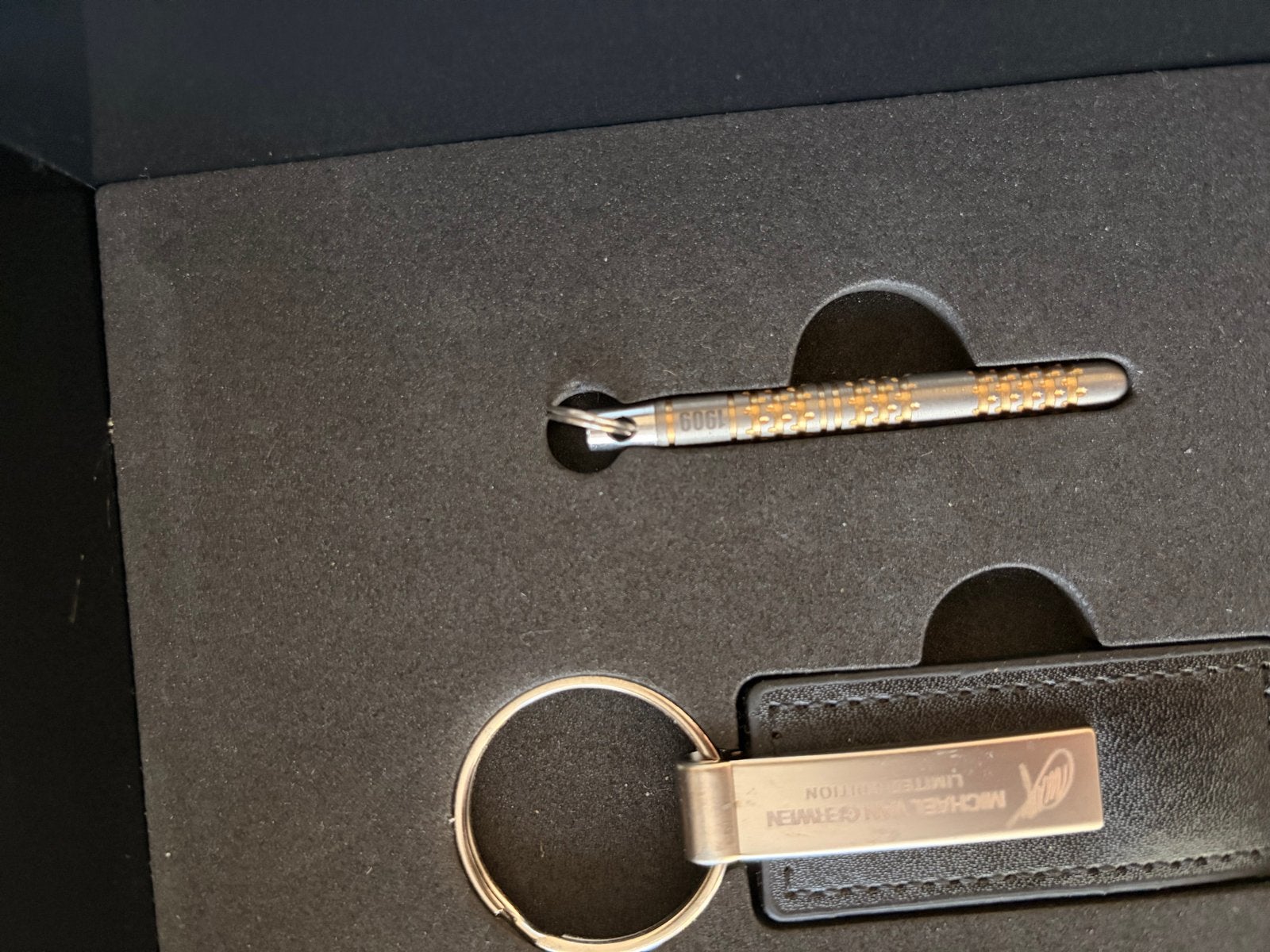 Michael van Gerwen Limited Edition Dartset, Ophalen of Verzenden, Nieuw, Pijlen