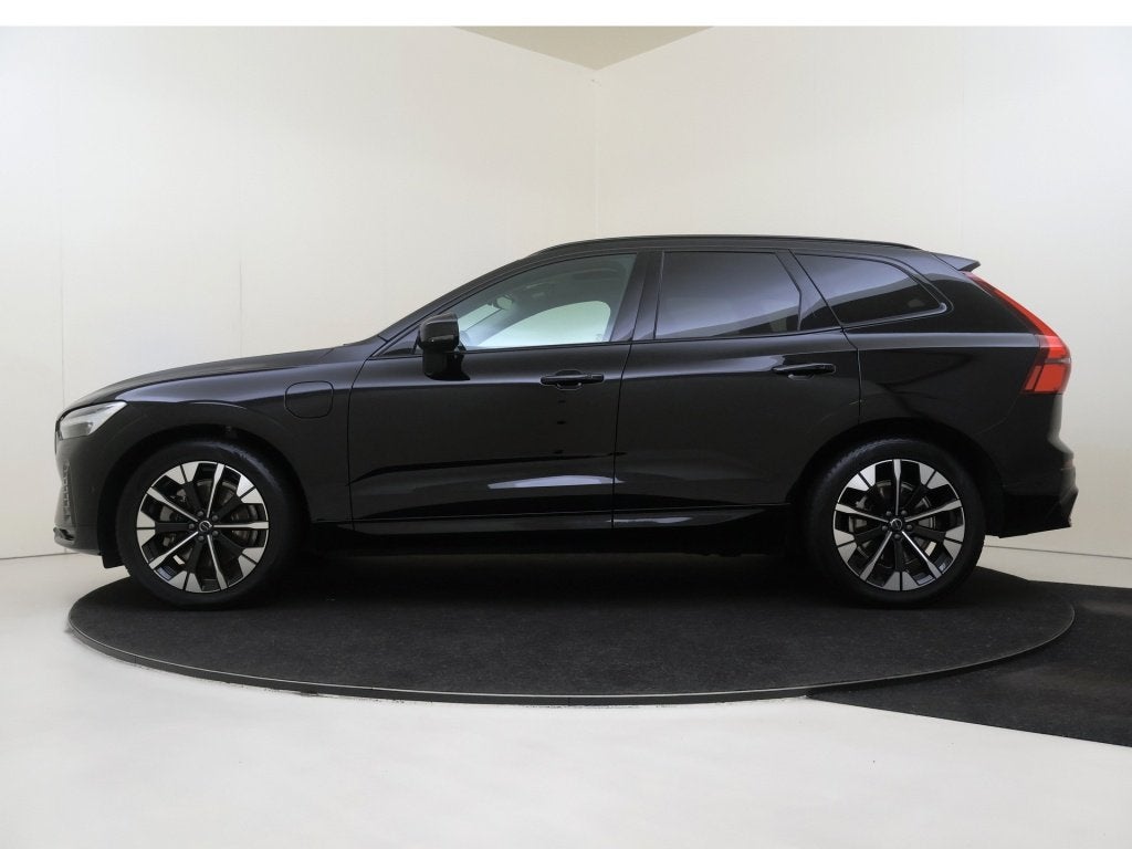 Volvo XC60 2.0 T6 AWD U. Dark (bj 2026, automaat), Auto's, Dealer onderhouden, Gebruikt, 4 cilinders, Zwart