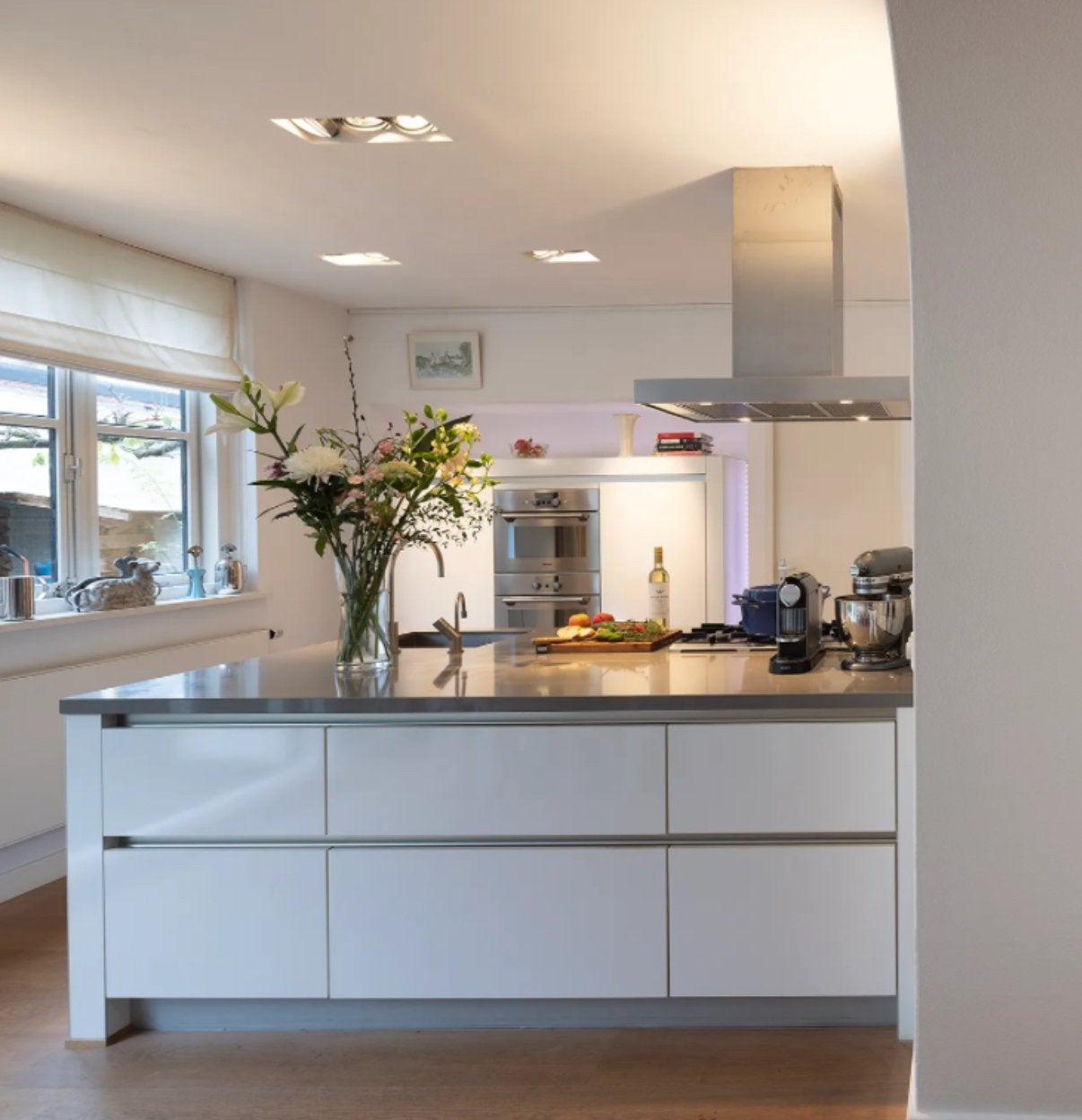 Moderne keuken met kookeiland en inbouwapparatuur, Ophalen, Gebruikt, Wit, Overige typen