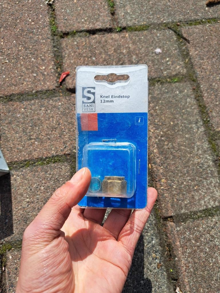 Sani-Vesk Knelfitting Eindstop 12mm - Nieuw, Ophalen of Verzenden, Nieuw, Koper of Messing, Overige typen