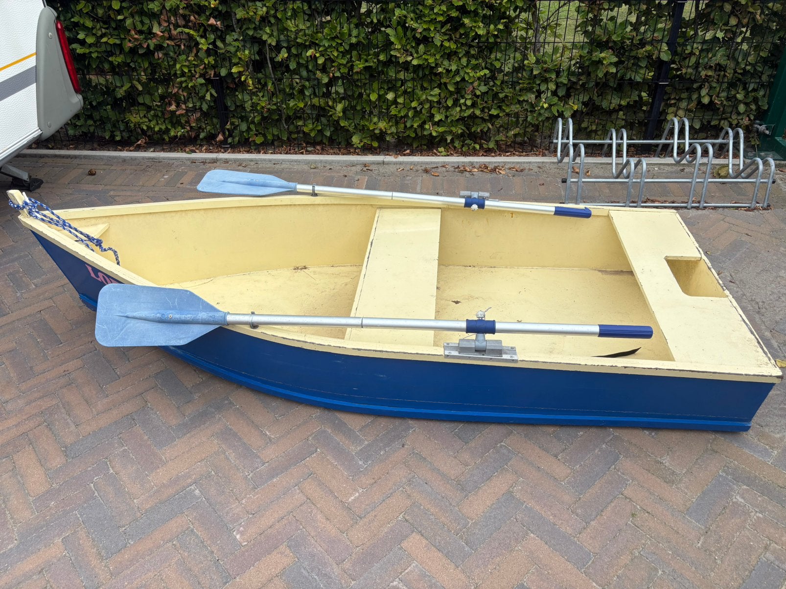 Houten bootje, roeibootje, Watersport en Boten, Kano's, Ophalen, Gebruikt, Overige typen, Met peddels