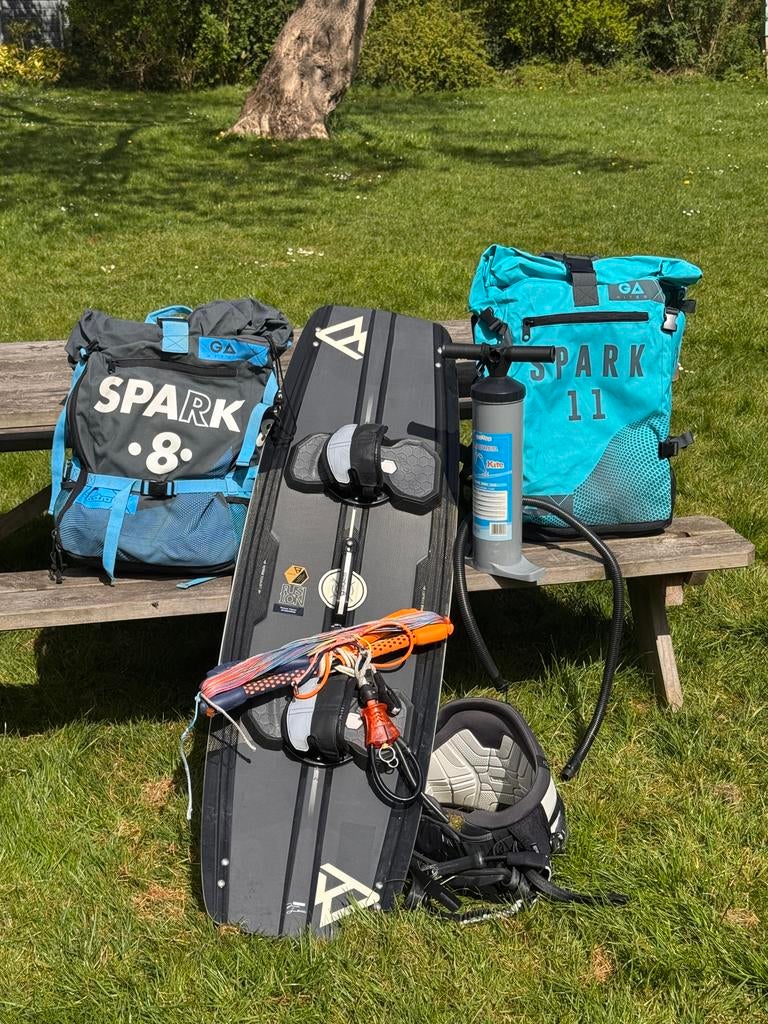 Kite set Gaastra Spark 11 en 8 en Brunotti Fusion board, Watersport en Boten, Kitesurfen, Ophalen, Gebruikt, Kitesurf-set, Twintip