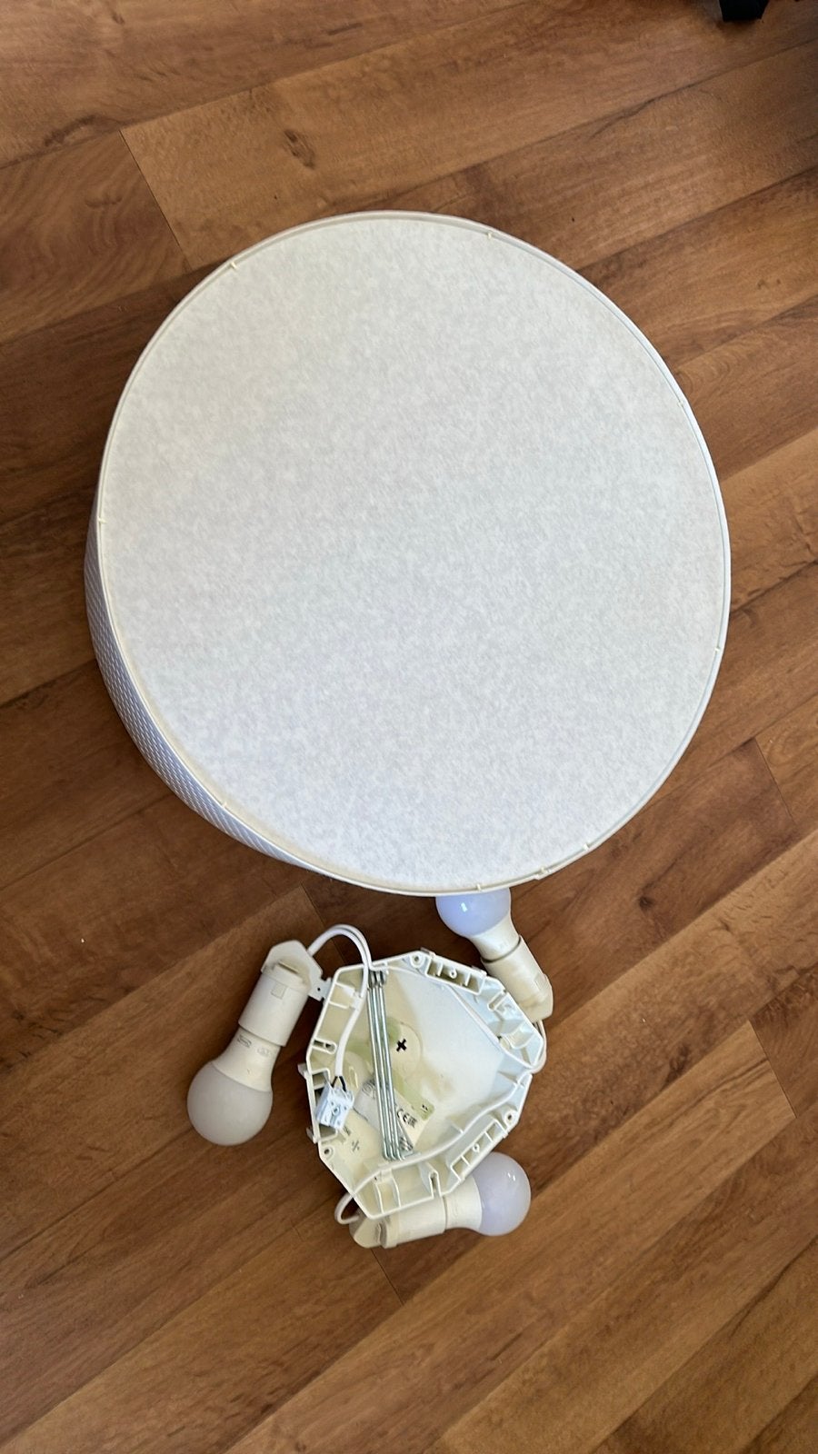 IKEA Alang Plafondlamp - Wit, Rond, Modern Design, Ophalen, Kunststof, Gebruikt, Inclusief lichtbron