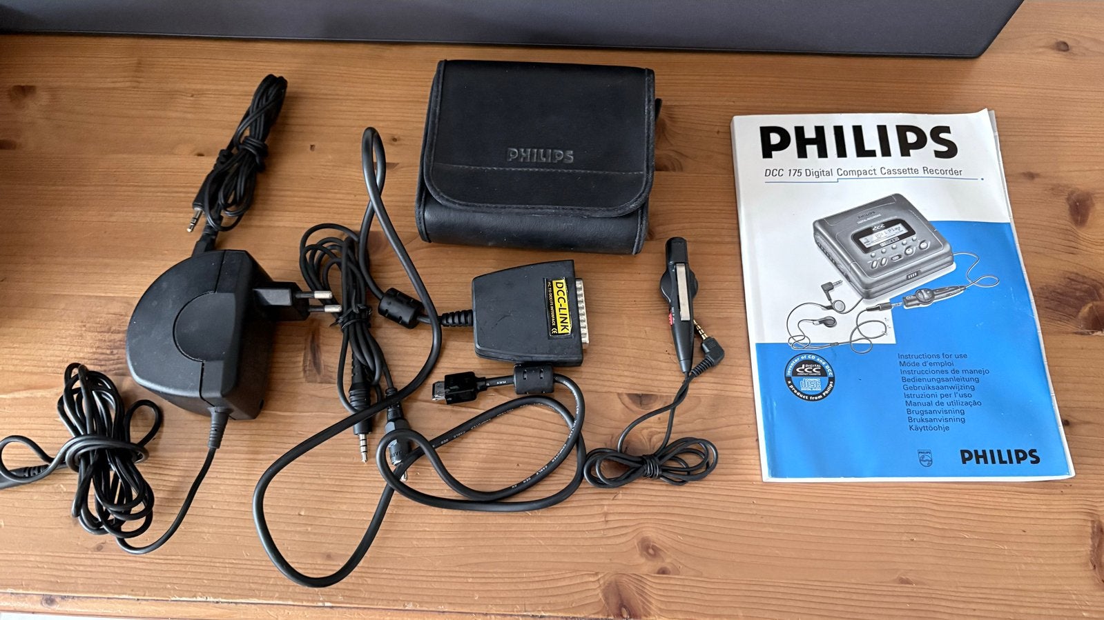 Philips DCC175 portable walkman met accessoires en DCC-LINK