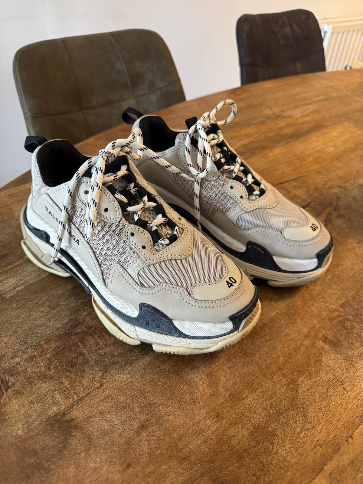 Balenciaga Triple S Sneakers, Beige, Ophalen of Verzenden, Sneakers of Gympen, Zo goed als nieuw