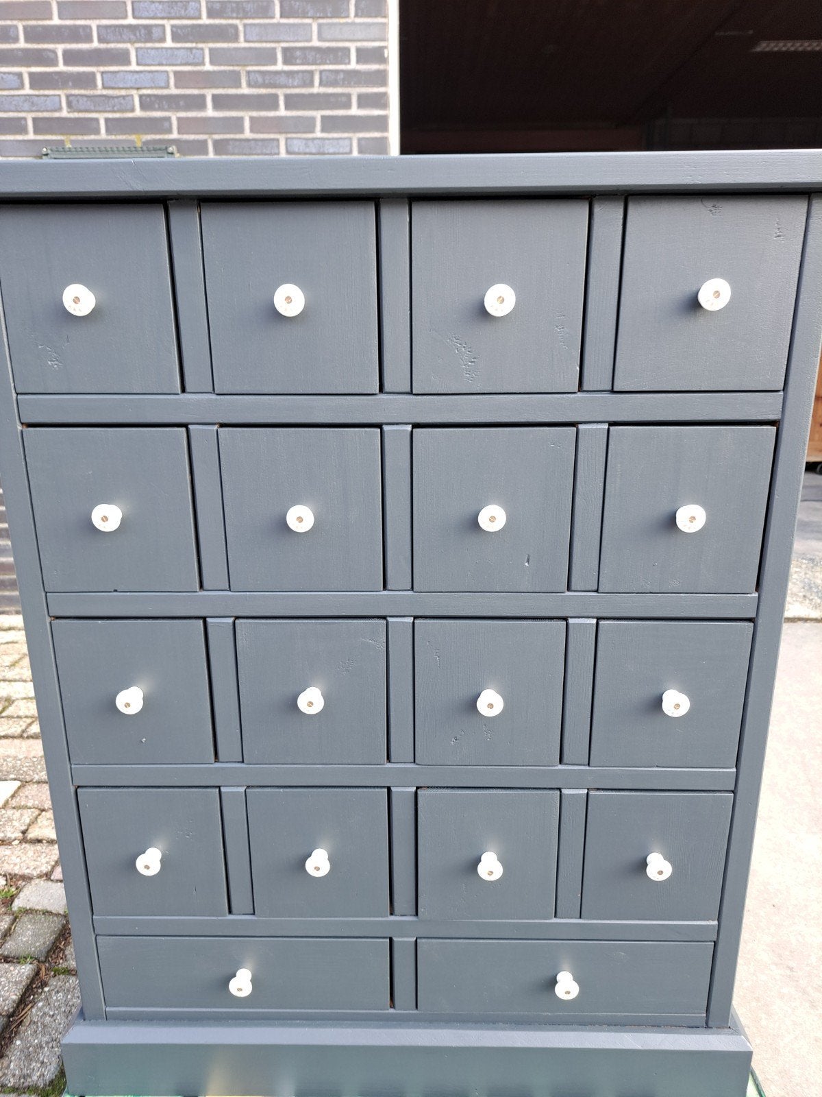 Grenen refurbished grijze ladekast 18 lades, Ophalen, RoDeKo Volendam, R.kooij65@gmail.com, Gebruikt
