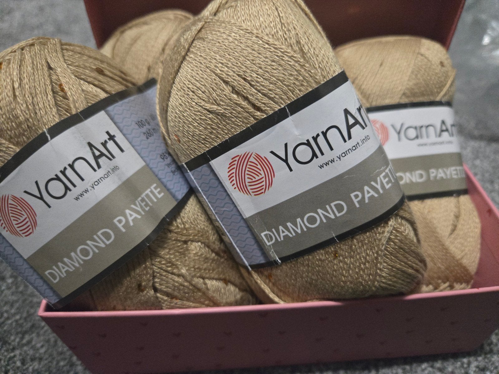 YarnArt Diamond Payette | Champagne goud • 5 bollen, Hobby en Vrije tijd, Ophalen of Verzenden, Nieuw, Breien of Haken, Wol of Garen