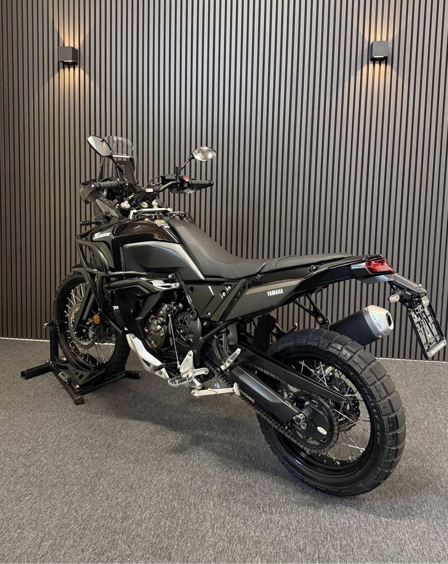 Foto 8 van Yamaha Ténéré 700 World Raid -BLACK-5611KM-TFT-2024