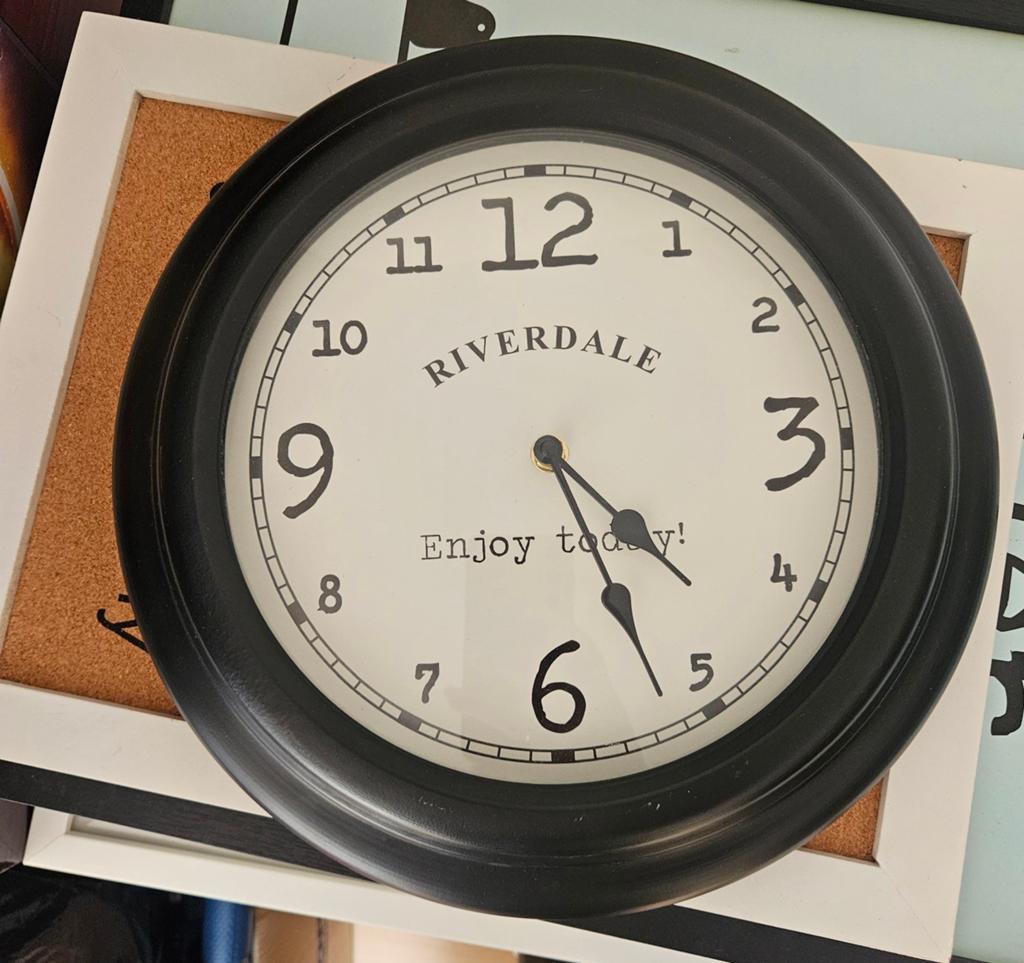Riverdale klok, Ophalen of Verzenden, Wandklok