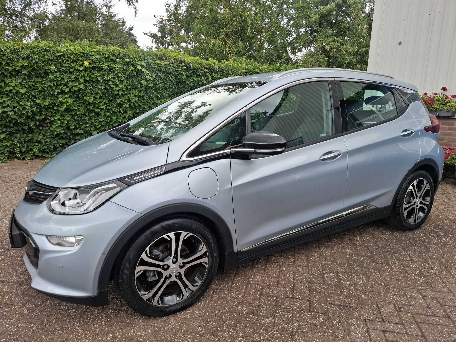 Opel Ampera-e Business+ 60 kWh 11495.- INCL BTW 204PK, Blauw, Leder, 204 pk, 555 min