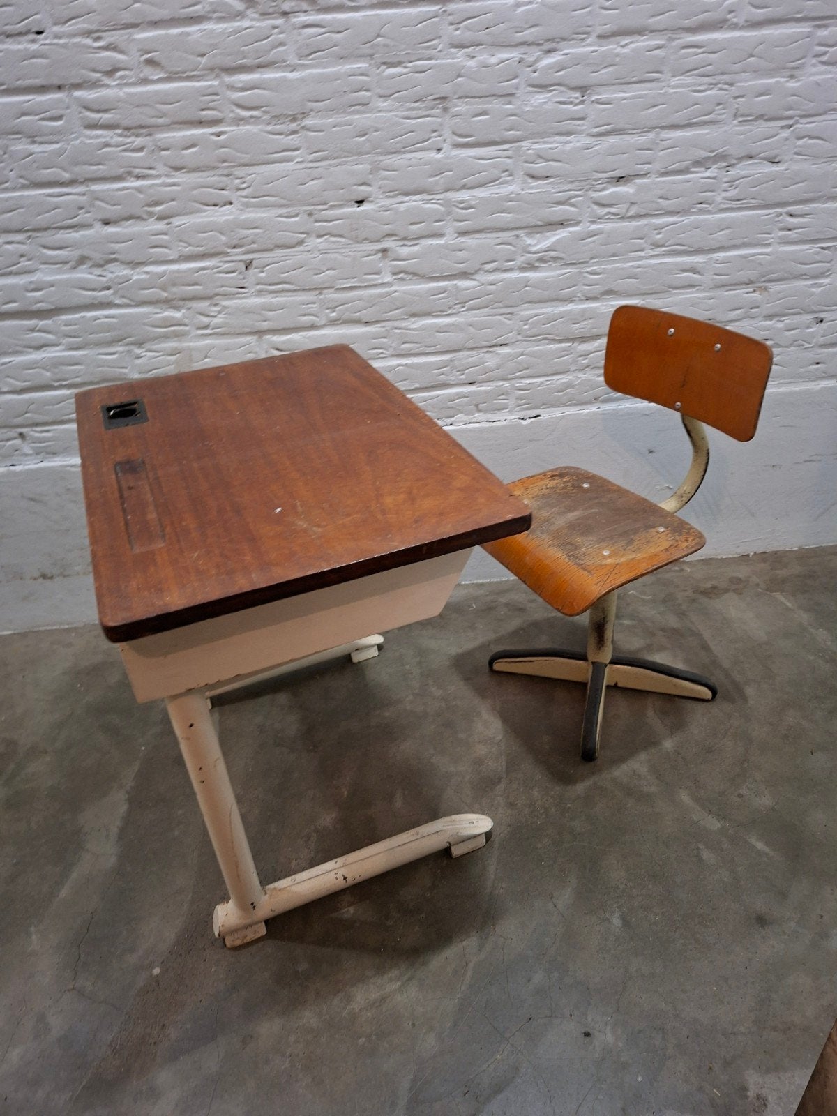 Antiek lessenaartje maten tafel 62x42 en 56 hoog, Ophalen of Verzenden, Tafel(s) en Stoel(en)