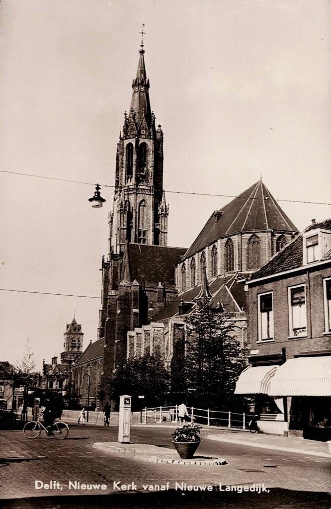 Delft – Nieuwe Kerk vanaf Nieuwe Langedijk., Ophalen of Verzenden, 1940 tot 1960, Gelopen, Zuid-Holland
