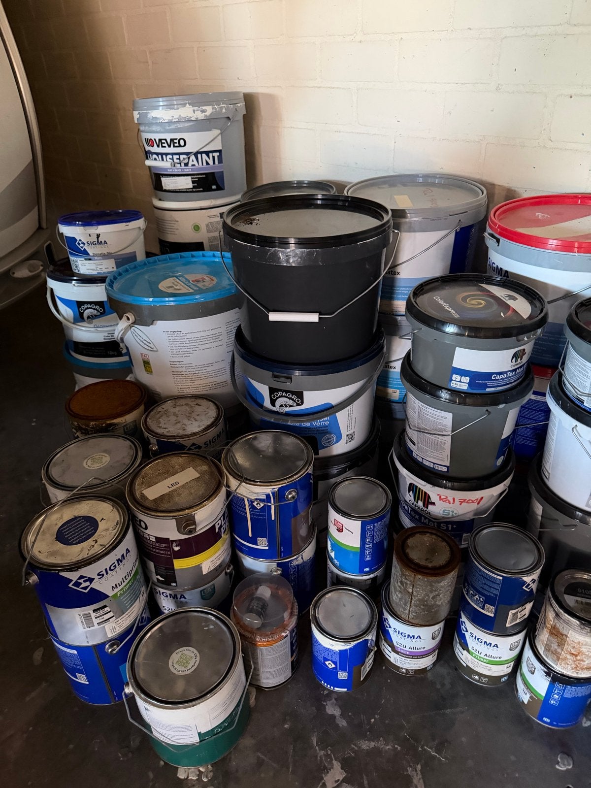 Grote partij verf en coatings, diverse merken en kleuren, Doe-het-zelf en Verbouw, Schildersmaterialen, Ophalen, Gebruikt, Overige typen