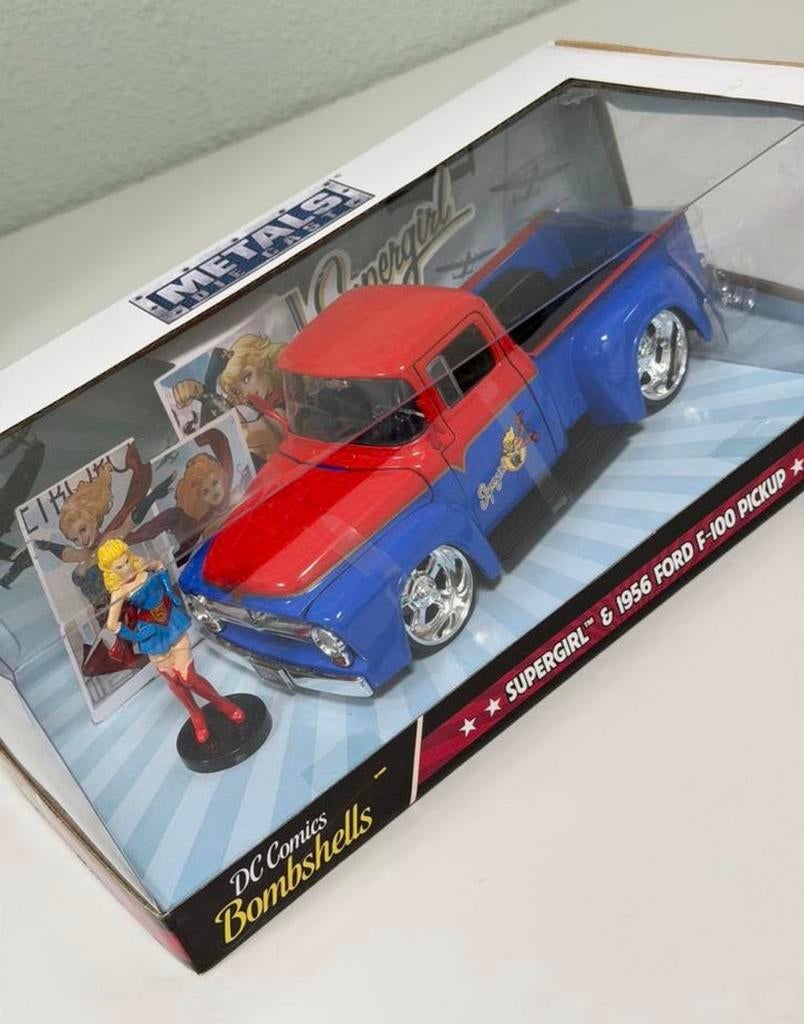 Ford F-100 Pick Up 1956 Supergirl DC-Comics Bombshells 1:24, Auto, Nieuw, Ophalen of Verzenden, H