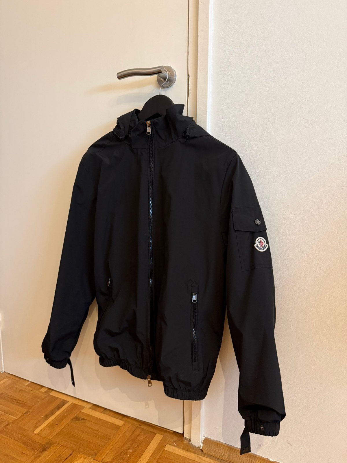 Moncler windbreaker/herfstjas - M, Ophalen of Verzenden, Zo goed als nieuw, Maat 48/50 (M), Zwart