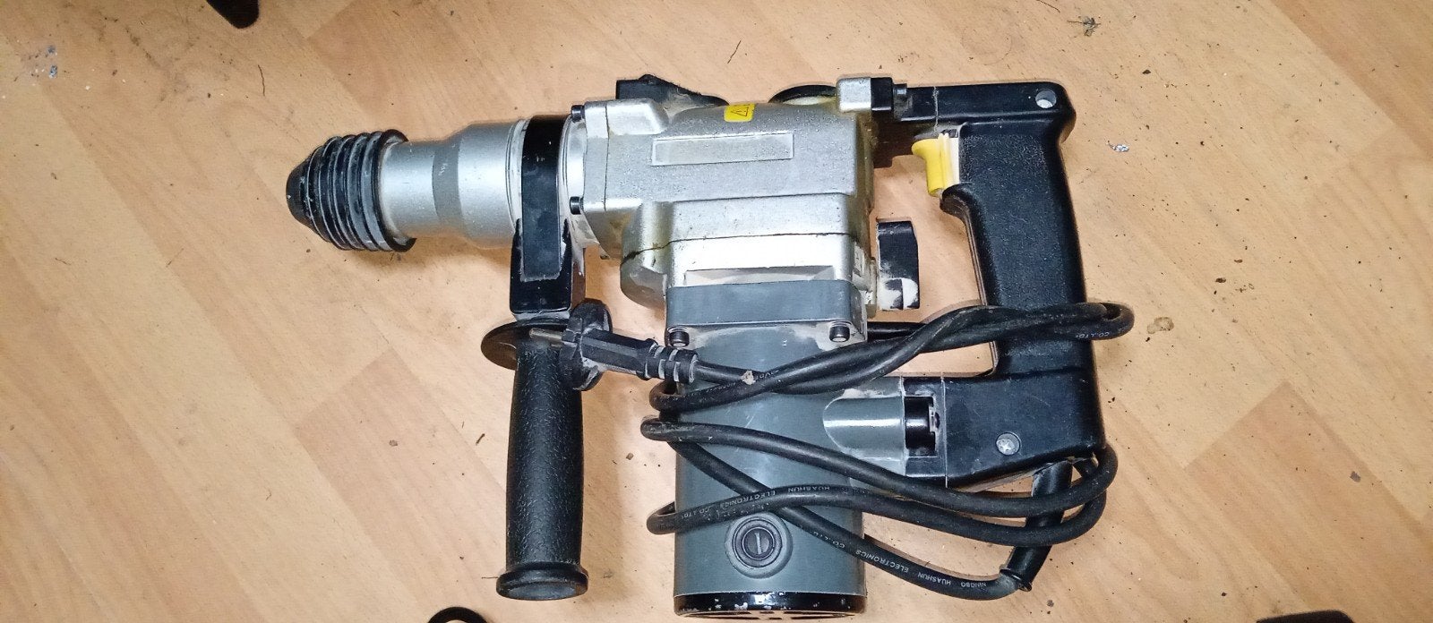 Kinzo Nog goed werkende boorhamer 700W, Ophalen, Gebruikt, Boor- en/of Breekhamer