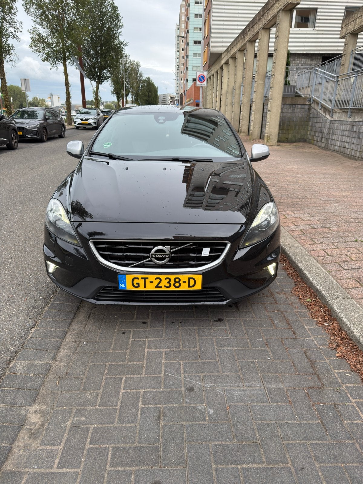 Volvo V40 2.0 D2 120PK 2015 Zwart, Auto's, Volvo, Voorwielaandrijving, Zwart, 4 cilinders, 1969 cc