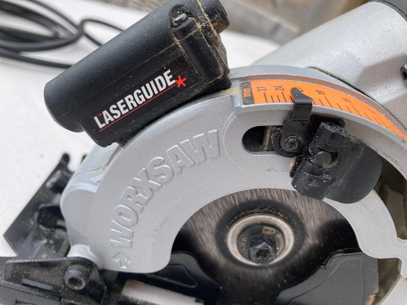 Worx WX 427 Cirkel zaag, Doe-het-zelf en Verbouw, Gereedschap | Zaagmachines, Ophalen, Cirkelzaag, 600 tot 1200 watt, Zo goed als nieuw