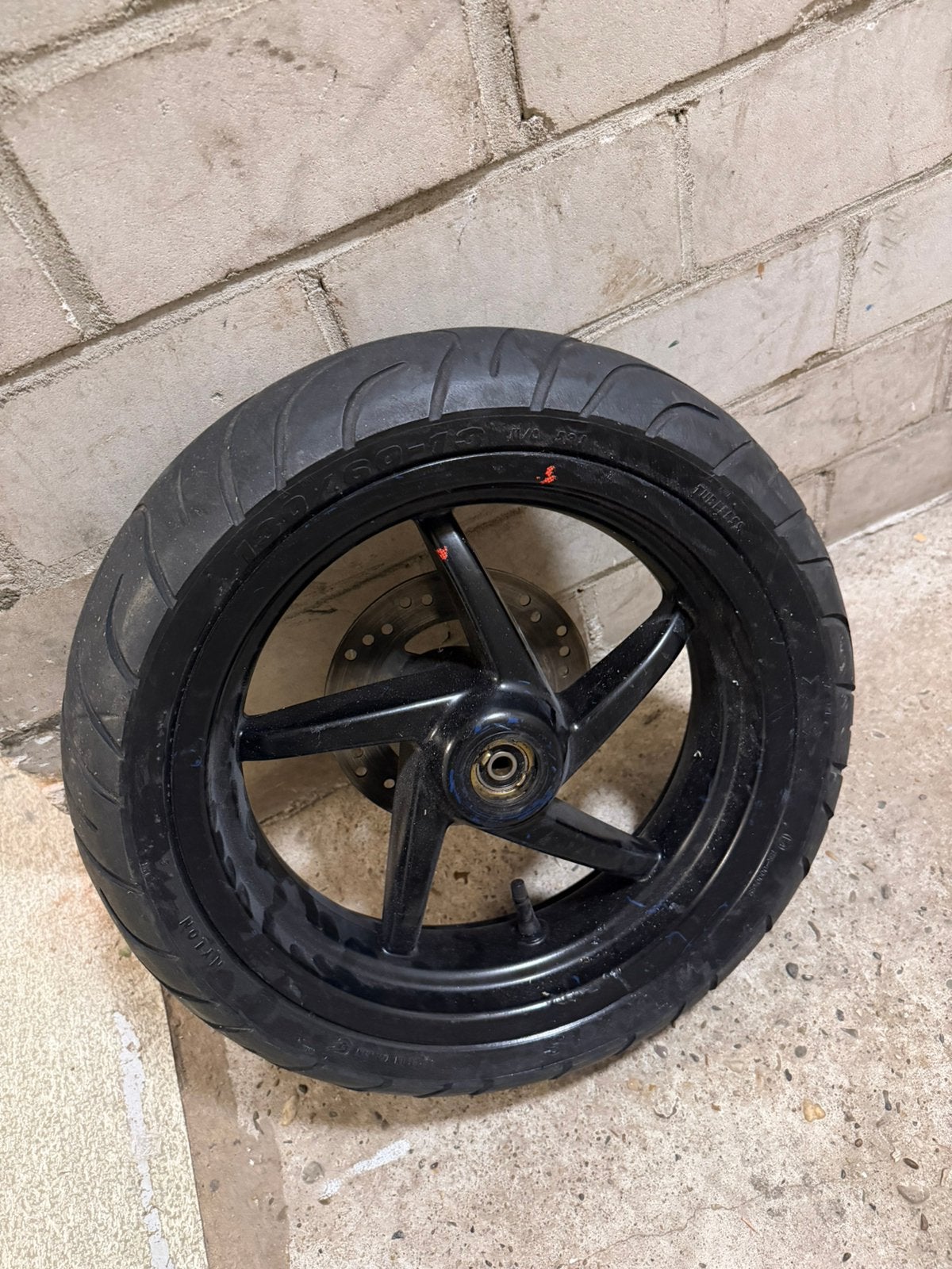 Aprilia SR voorvelg + prima band, Motoren, Ophalen of Verzenden
