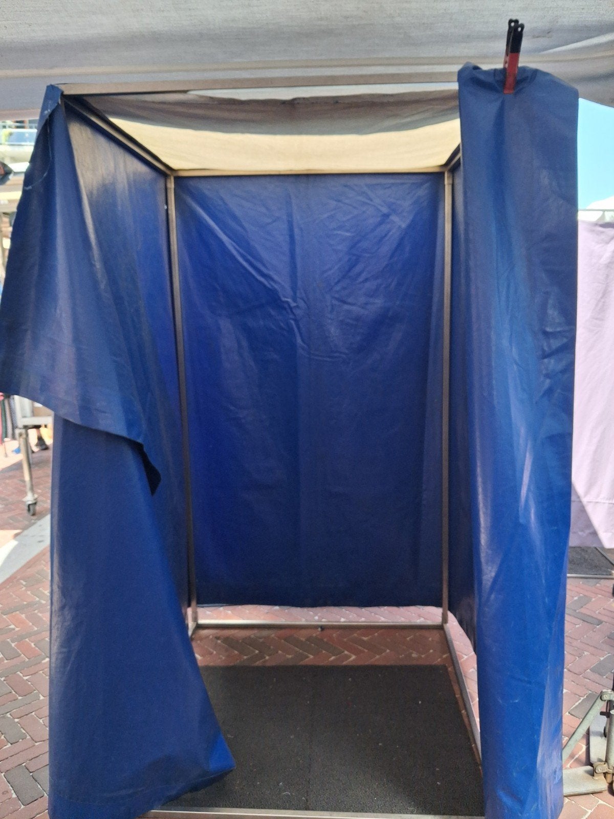 Mobiele RVS Paskamer 120x120x210cm voor Markten/Braderieën, Ophalen