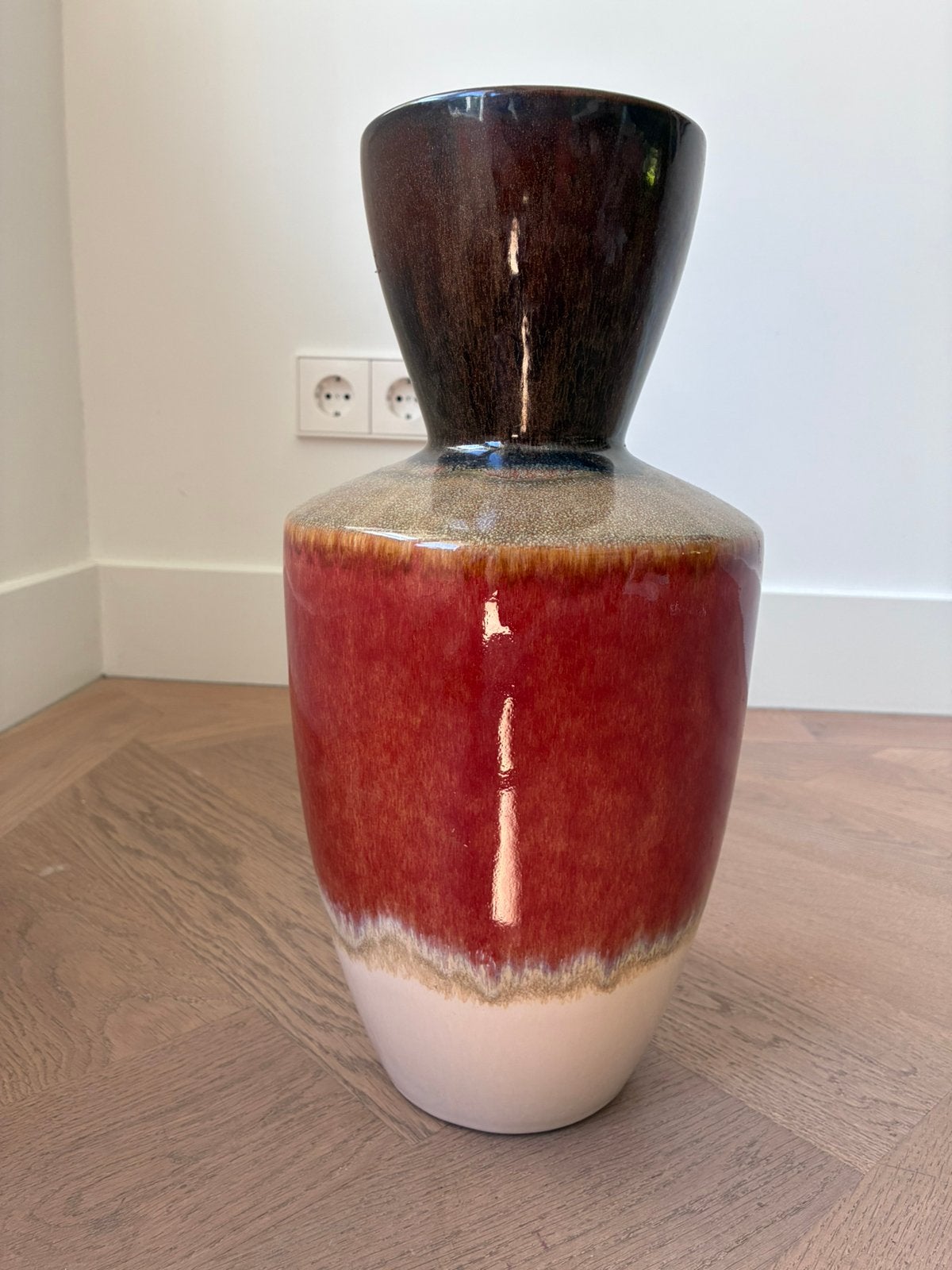 Grote decoratieve vaas, rood/bruin/wit, 37 cm hoog, Huis en Inrichting, Woonaccessoires | Vazen, Ophalen of Verzenden, Nieuw, Overige kleuren
