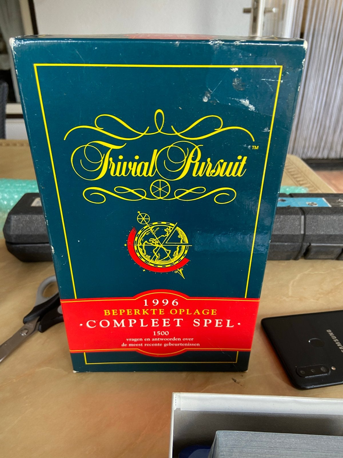 Trivial Pursuit 1996 Beperkte Oplage - Compleet Spel, Drie of vier spelers, Ophalen of Verzenden, Gebruikt