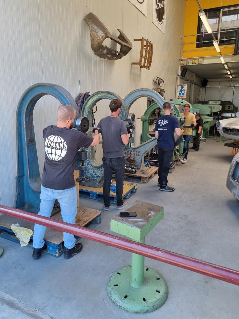 Foto 16 van Leer écht vakmanschap – traditioneel plaatwerken