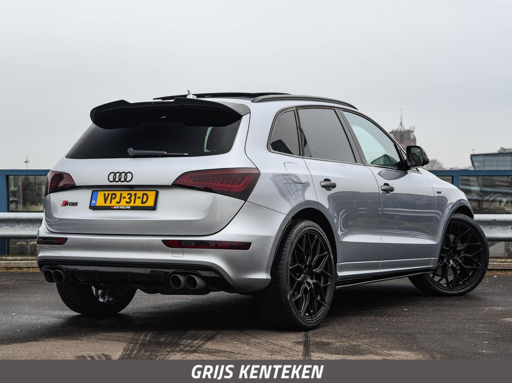 Audi SQ5 3.0 TDI SQ5 Plus quattro 341 PK Grijs Kenteken Pano, Auto's, 15 km/l, Gebruikt, Zwart, 340 pk