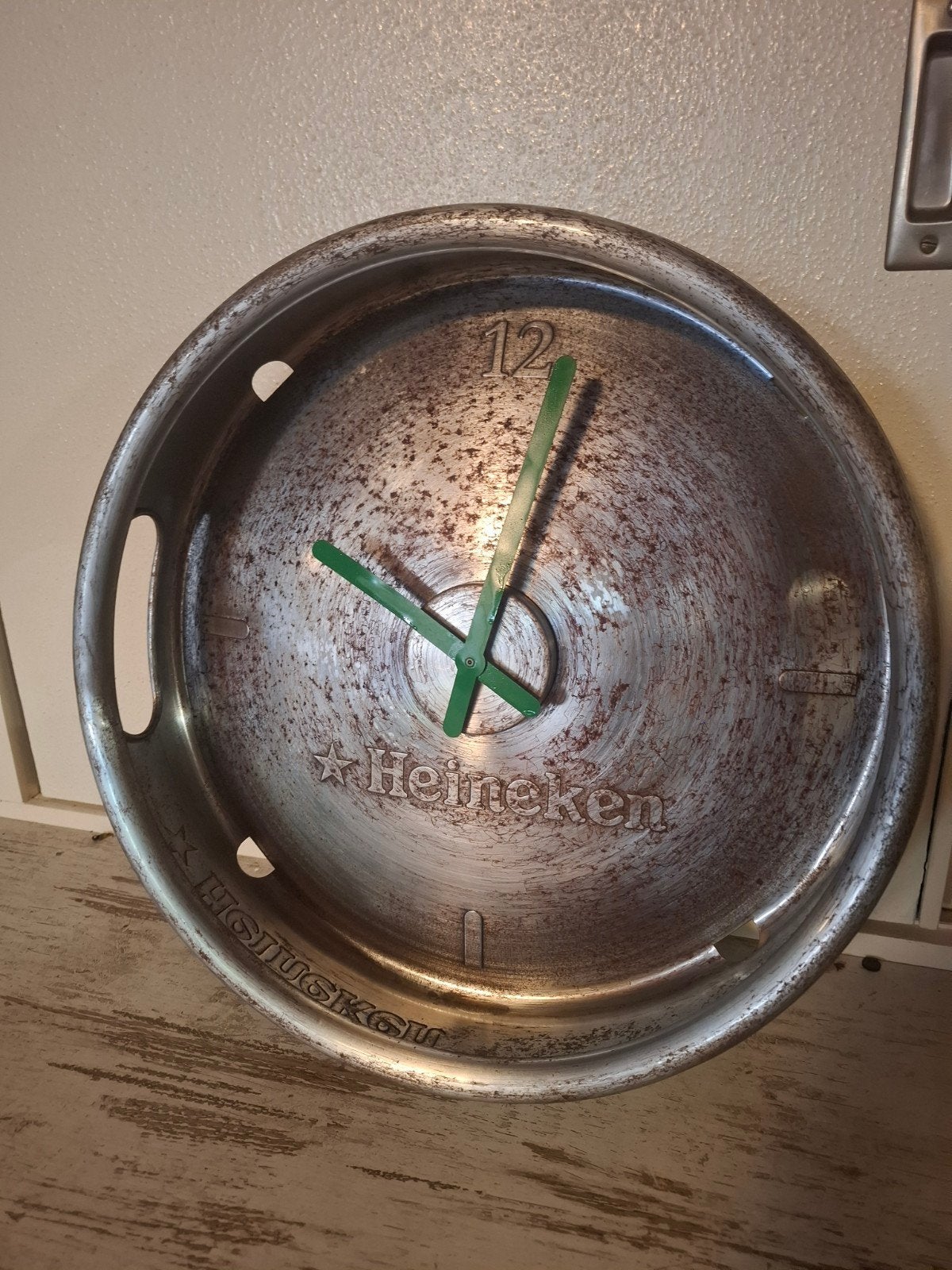 Unieke Heineken Bierfust Klok - Wanddecoratie, Ophalen, Analoog, Werkt op batterijen, Industrieel