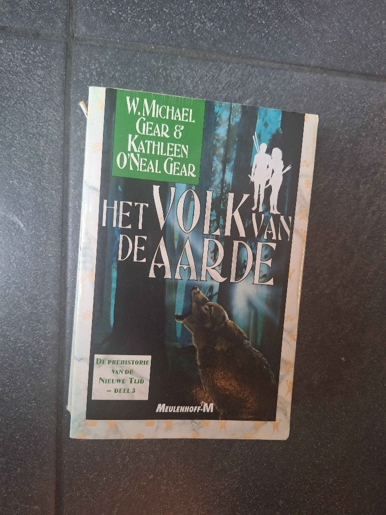 Het Volk van de Aarde - Gear & Gear, Ophalen of Verzenden, Gelezen, W. Michael Gear