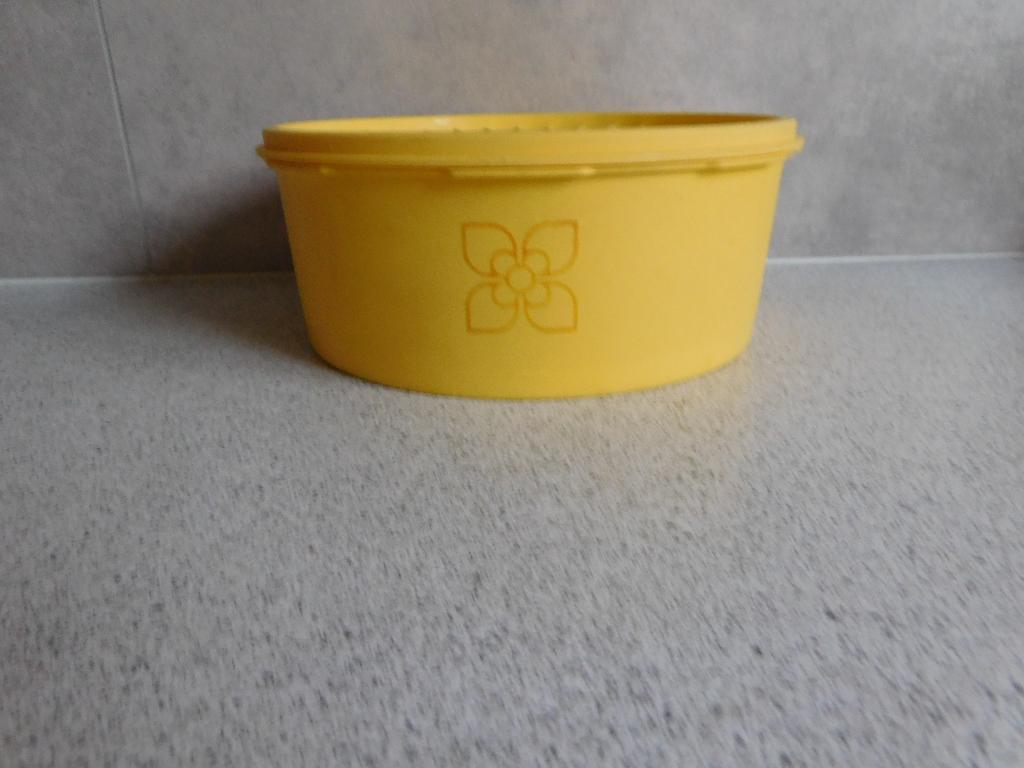 Tupperware Servalier Koektrommel Geel, Ophalen of Verzenden, Zo goed als nieuw, Geel, Bus of Trommel