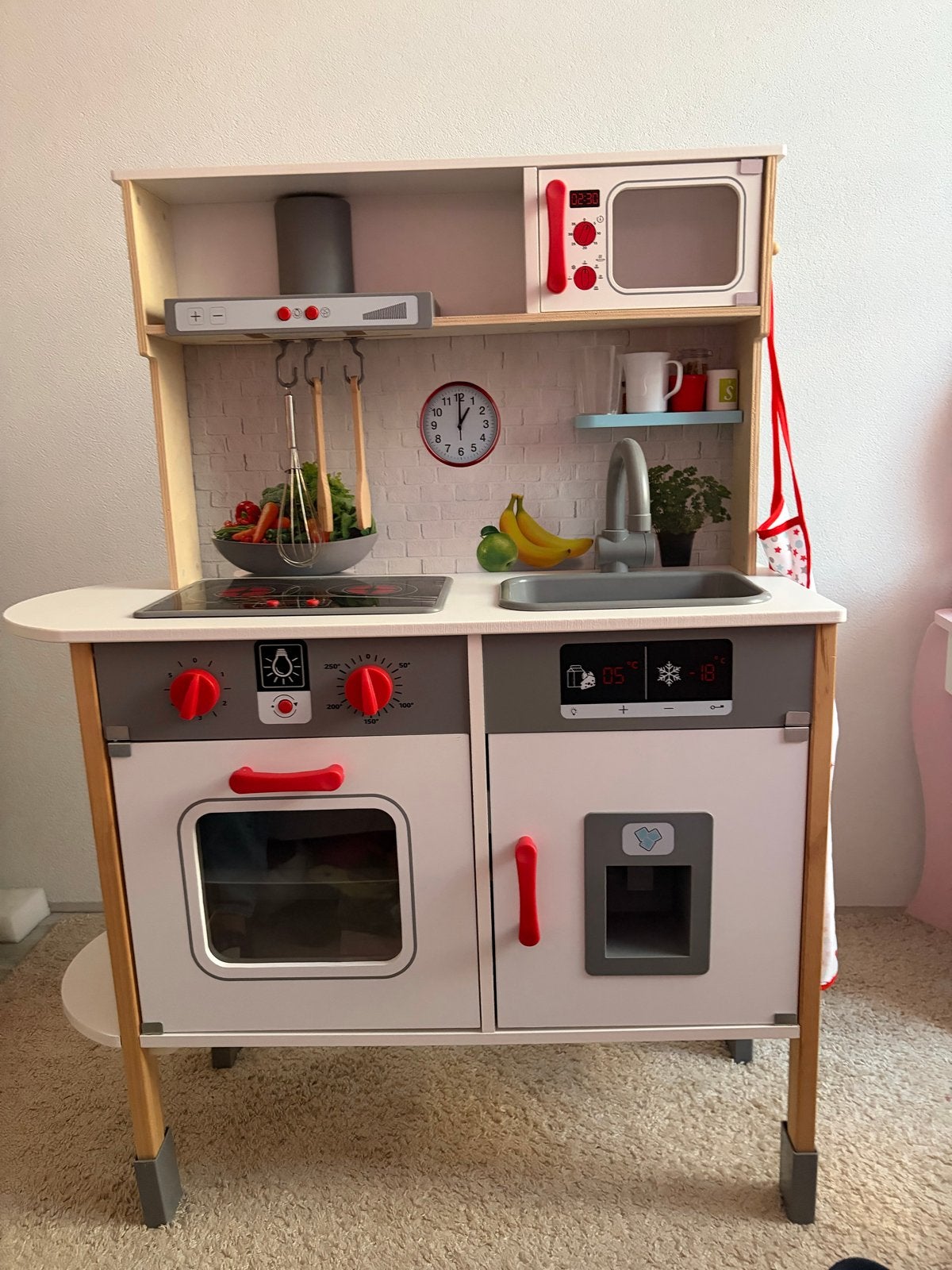 Houten speelkeuken en kap-make-up tafel, Kinderen en Baby's, Speelgoed | Houten speelgoed, Ophalen, Zo goed als nieuw, Meubelstuk of Keukentje