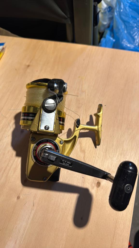 Vintage Daiwa GS-9R Vismolen - Goudkleurig, 2 kogellagers, Watersport en Boten, Verzenden, Gebruikt, Molen