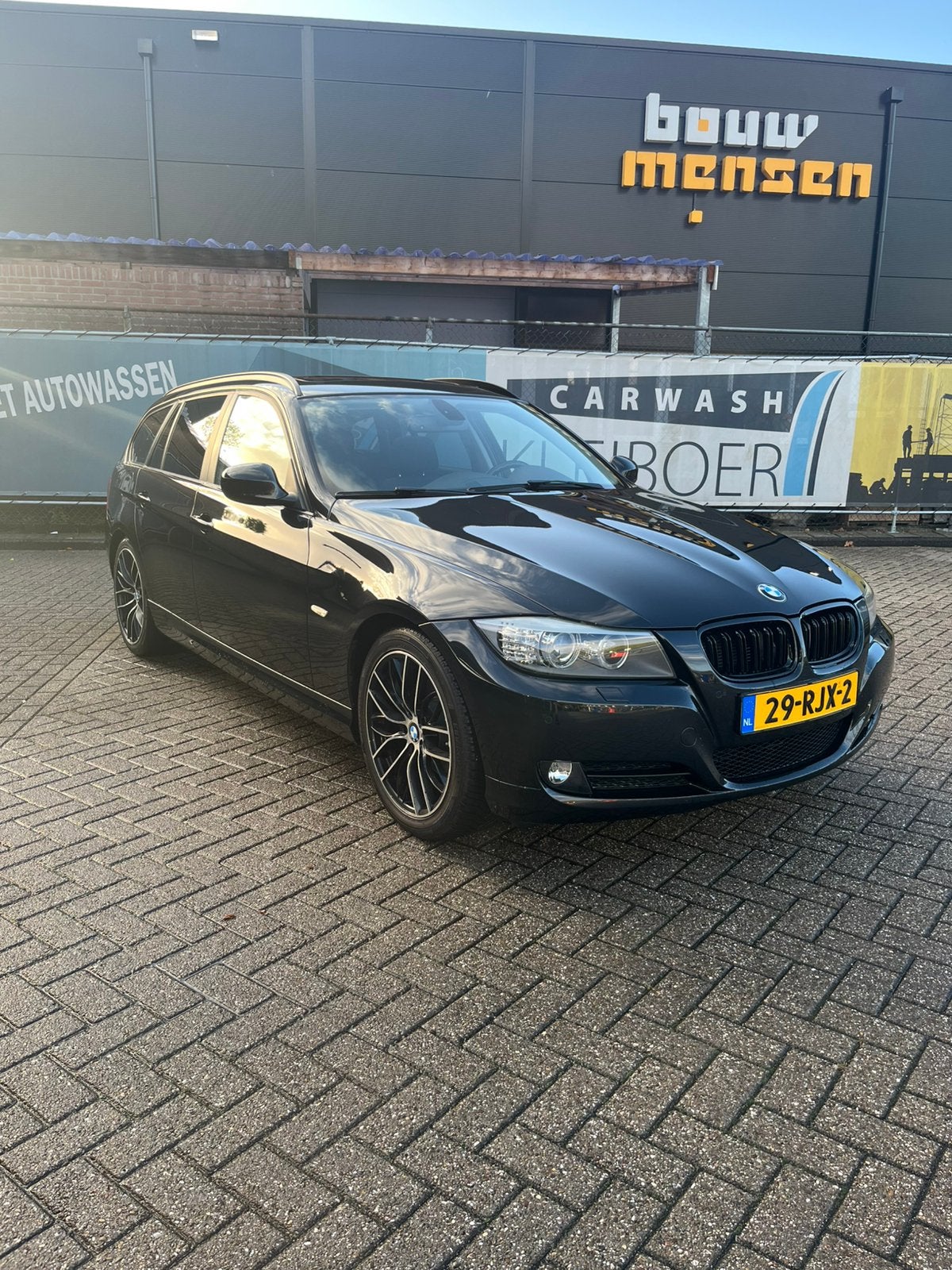 BMW 318i Automaat |Distributieketting vervangen |Panoramadak, Automaat, 1995 cc, Zwart, 1435 kg