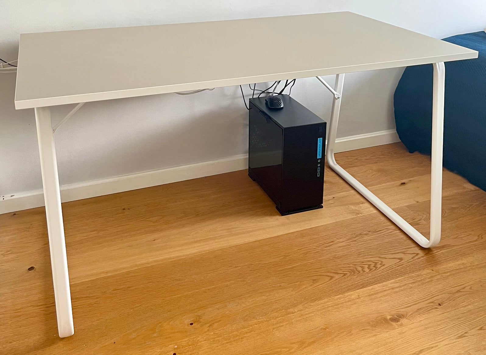 IKEA XL Desk with Cable Management, Ophalen, Zo goed als nieuw