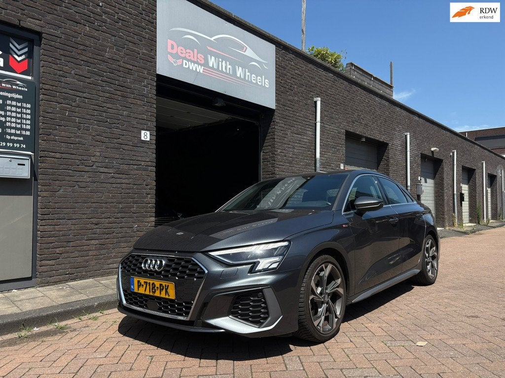 Audi A3 Limousine 35 TFSI S-Line Edition one, Auto's, 4 cilinders, 150 pk, Bedrijf, 690 kg