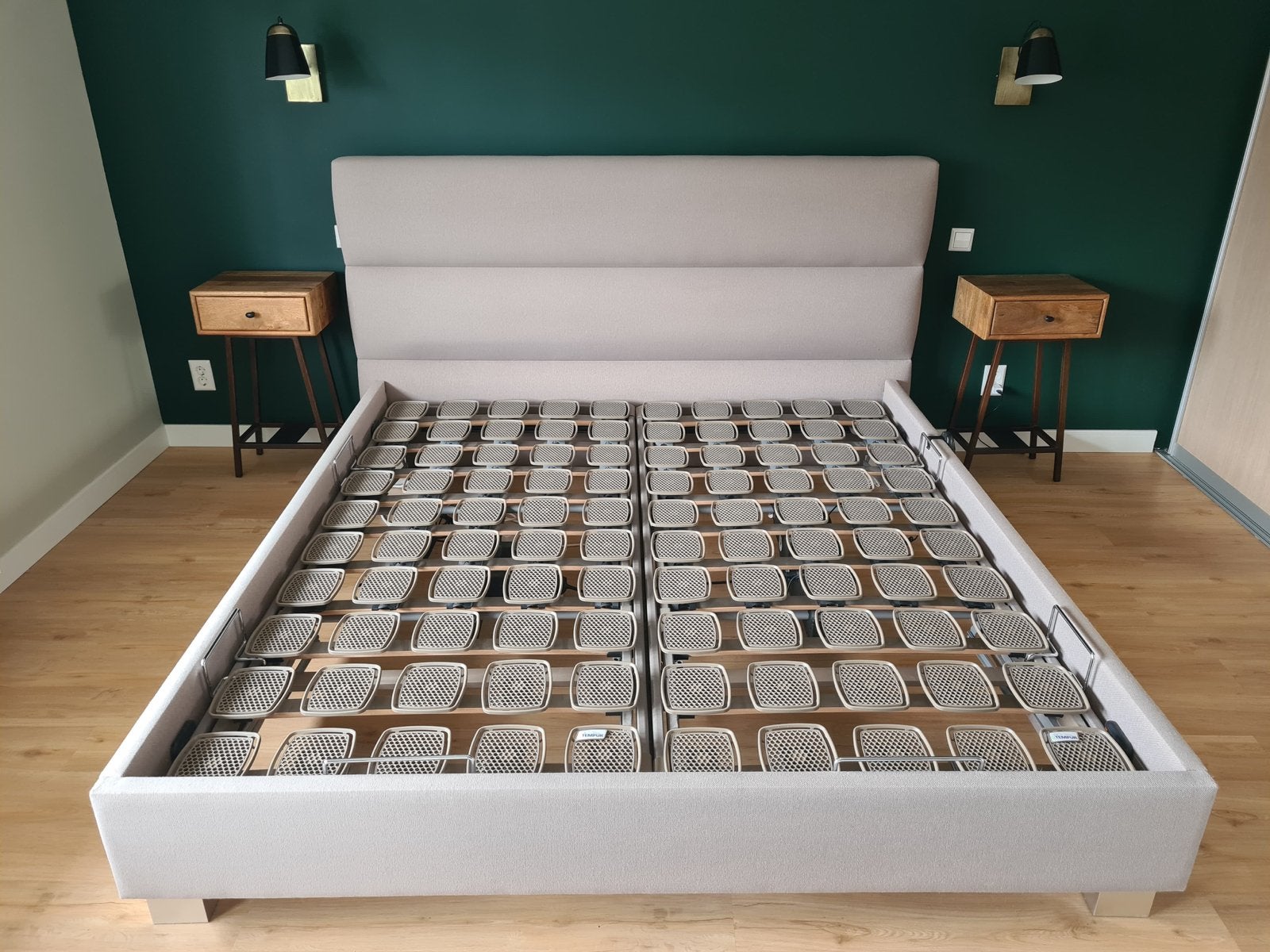 Tempur Volledig Elektrisch Verstelbaar Bed met Ombouw, Ophalen, Beige, Tweepersoons, 180 cm