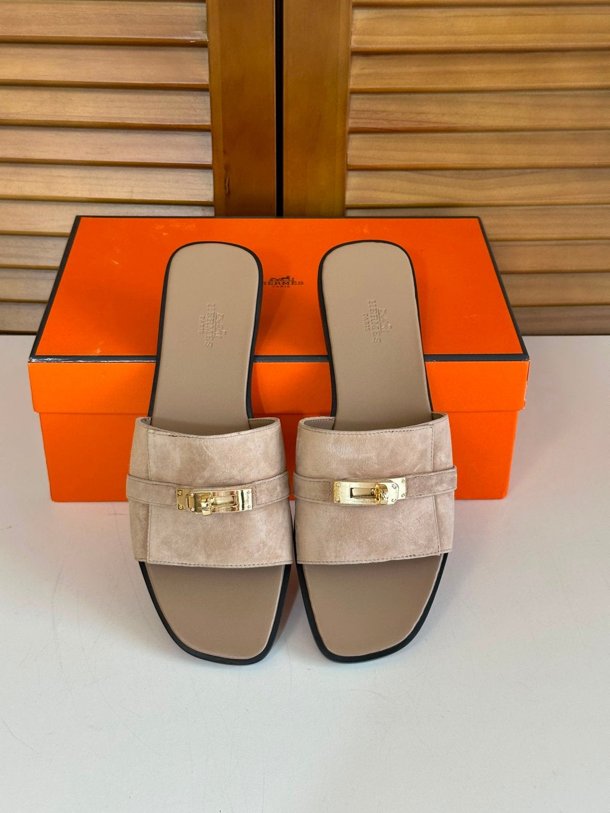 Hermès Giulia Sandalen Beige Suède Maat 39, Kleding | Dames, Beige, Nieuw, Sandalen of Muiltjes, Ophalen of Verzenden