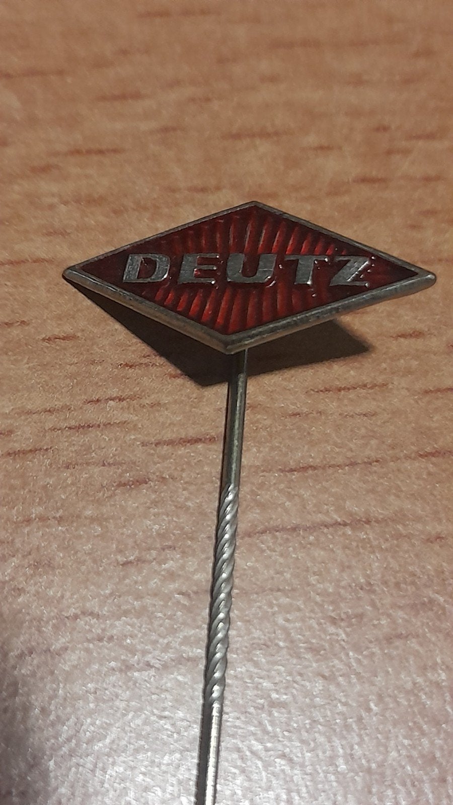 Vintage Deutz reversspeld / pin, Verzenden