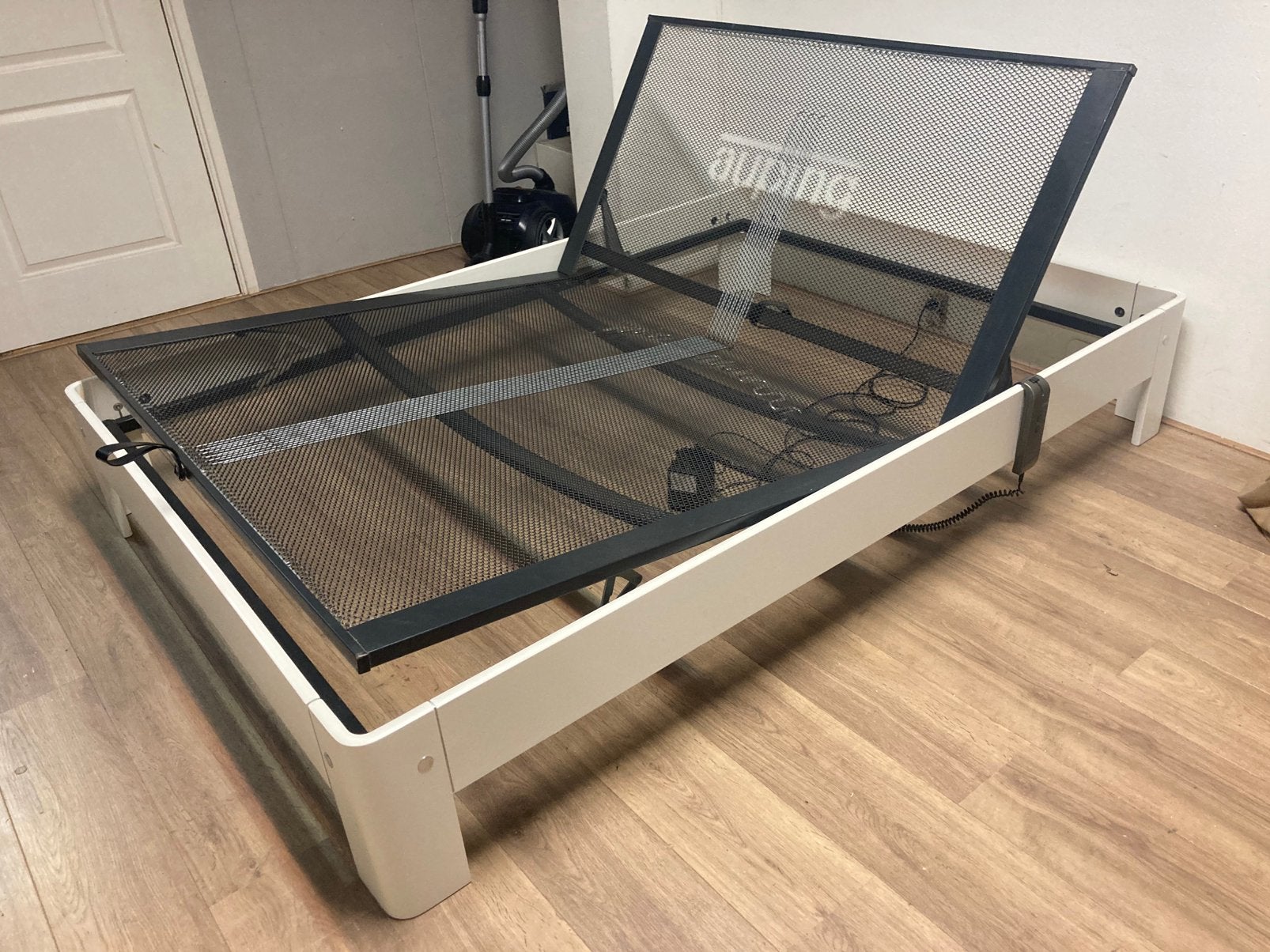Prachtige Auping Auronde 140x200 elektrisch, Huis en Inrichting, Slaapkamer | Bedden, Ophalen, Verstelbaar, Wit, Tweepersoons