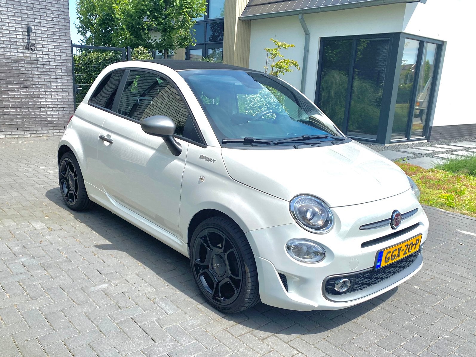 Fiat 500C 1.0 70pk Hybrid Sport 2021 Wit, Voorwielaandrijving, Zwart, Cabriolet, 4 stoelen