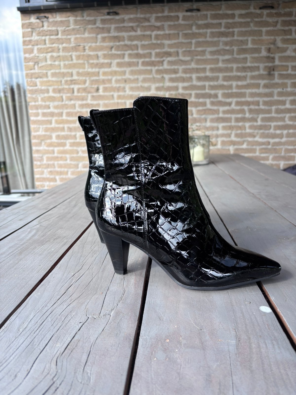 Tamaris enkellaarzen met punt, zwart, croco lakleer,maat 38, Zwart, Lage of Enkellaarzen, Ophalen of Verzenden, Zo goed als nieuw