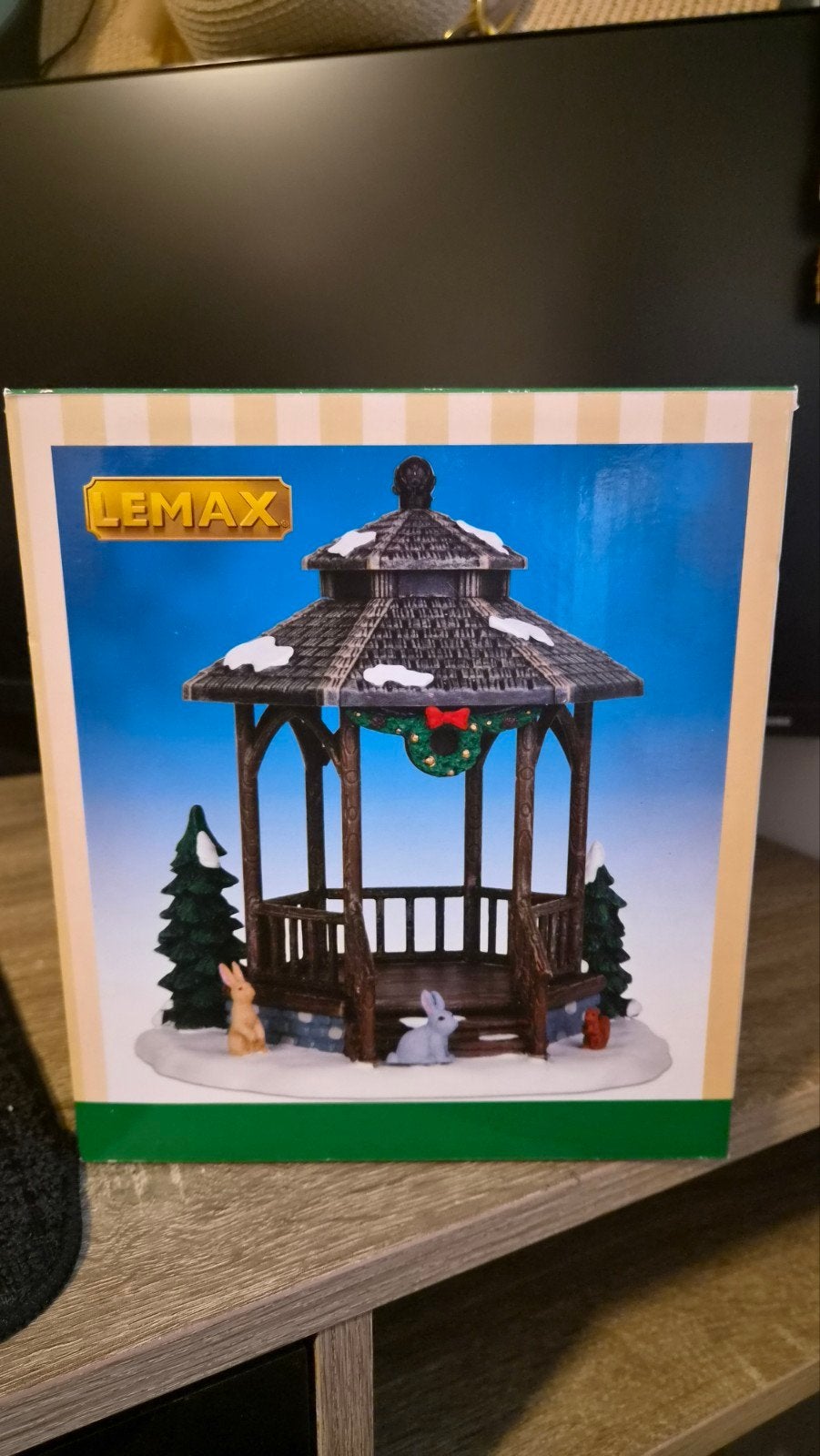 Lemax Winter Gazebo #43084 –Vail Village– 2014 – Nieuwstaat, Ophalen of Verzenden, Nieuw