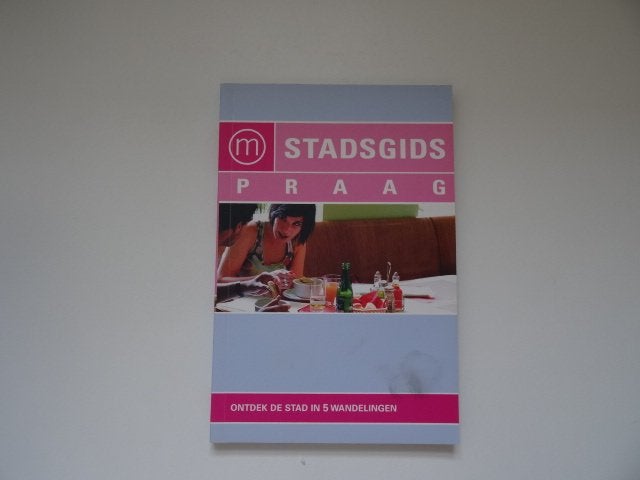 Praag ; stadsgids 100% time to momo, Boeken, Overige merken, Europa, Ophalen of Verzenden, Zo goed als nieuw