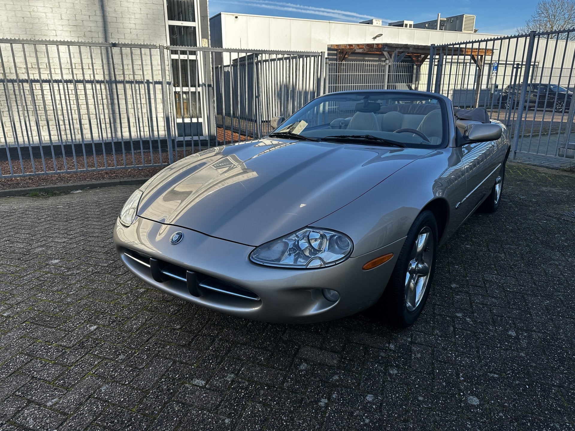 Jaguar XK8 4.0 V8 Convertible (bj 1997, automaat), foto 2