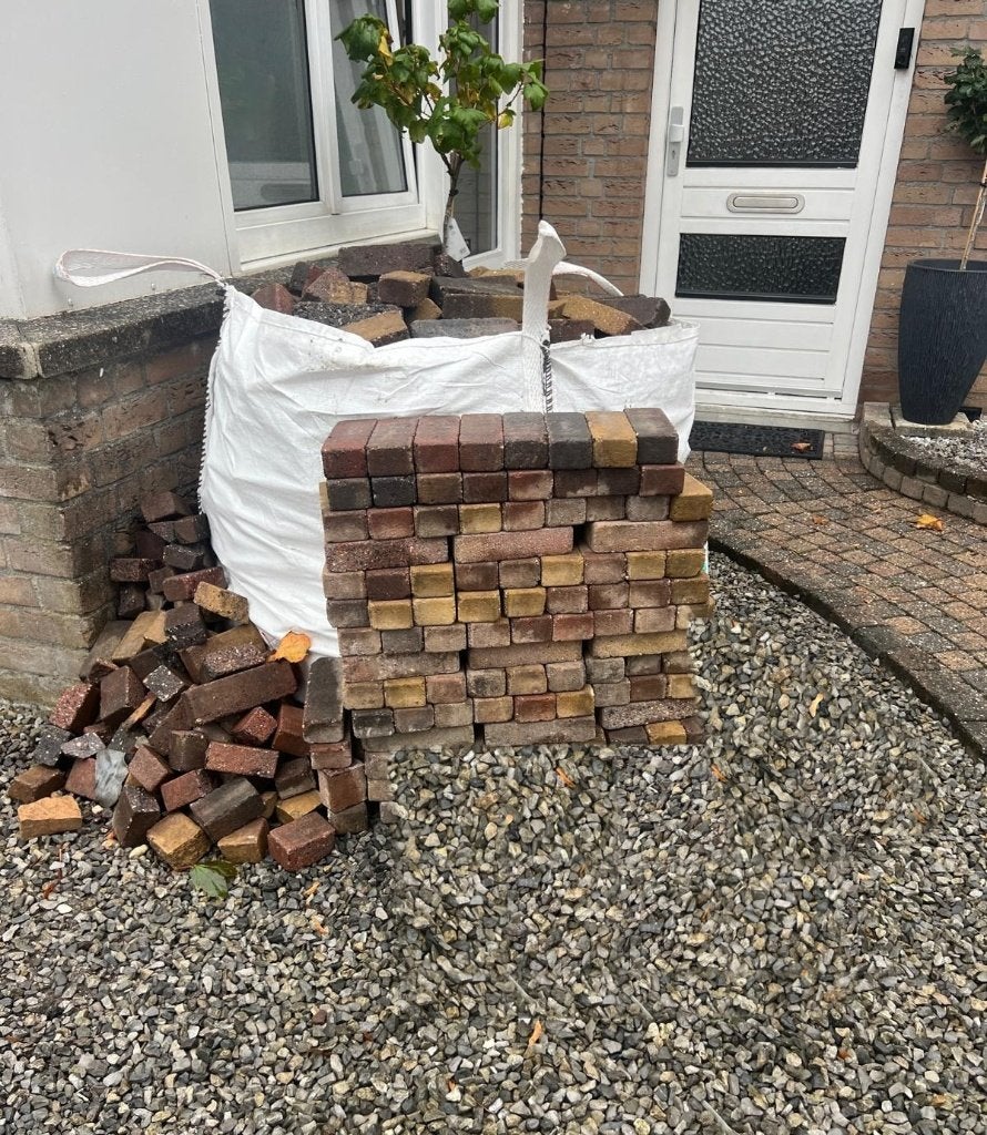 Gratis betonklinkers  7-8 m² | bonte kleuren | ophalen, Ophalen, Gebruikt, Klinkers, 5 tot 10 m²
