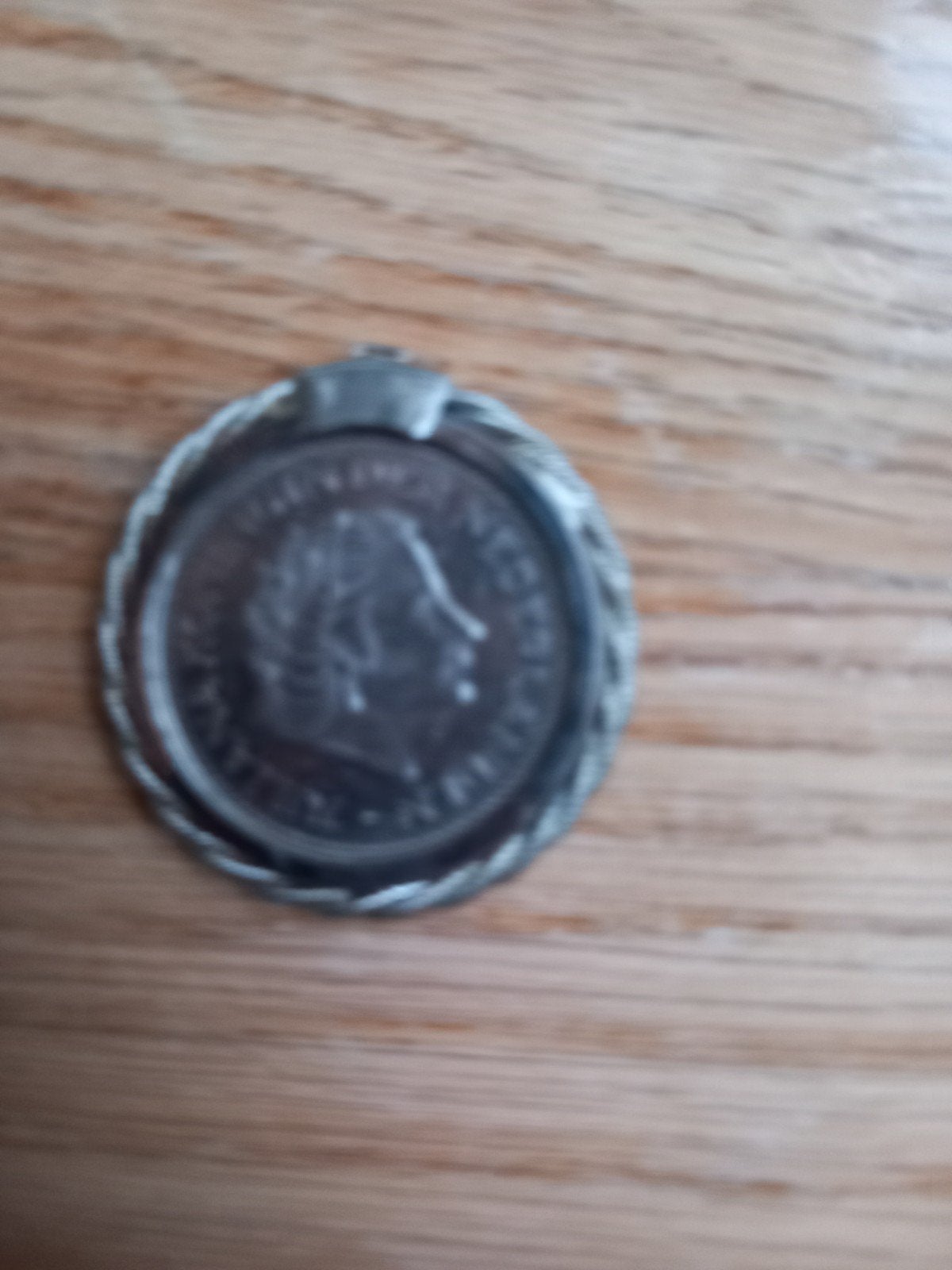 hanger munt koningin Jaliana, Ophalen of Verzenden, Gebruikt, Zilver, Overige materialen